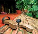 Vietnamese wooden clogs 