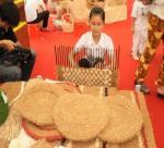 HANDICRAFT  PRODUCTS  FROM COCONUT ON THE WAY TO EXPORT 